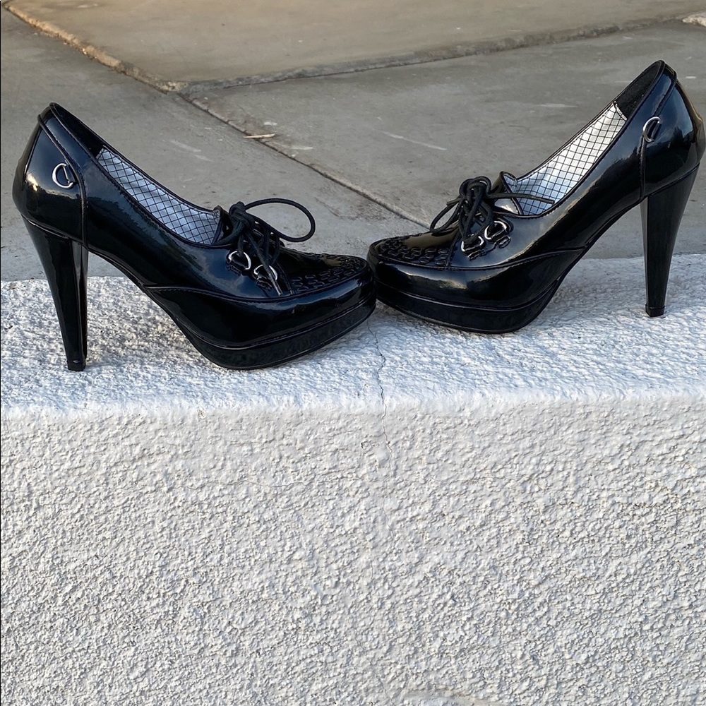 T.U.K. Gorgeous Black Lace Up Pumps Heel Shoes SZ5 - Picture 9 of 16